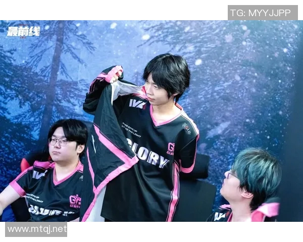 FPX战队青春岁月的拼搏与荣耀之路全景回顾